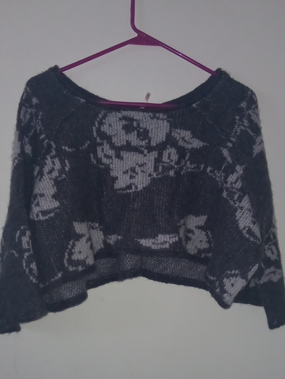 Free People Women’s Black and Gray Patterned Cropped Sweater